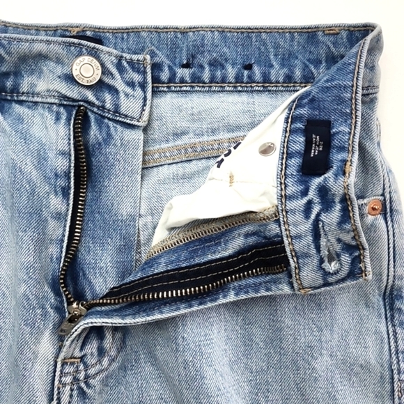 GAP Women's 1969 Mom Jeans Faded Blue Denim  Size 2 / 26 - Picture 5 of 15